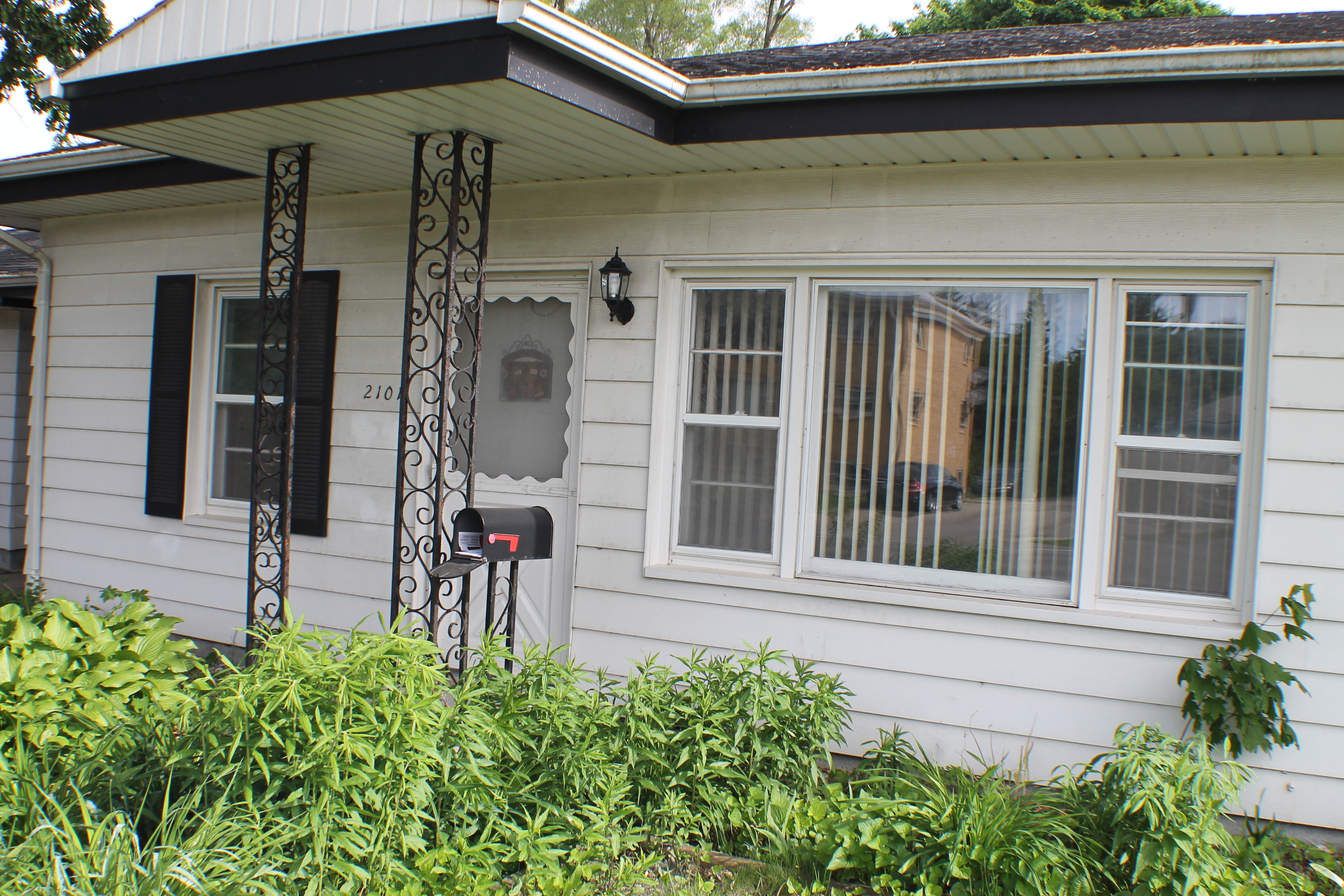 Property main image